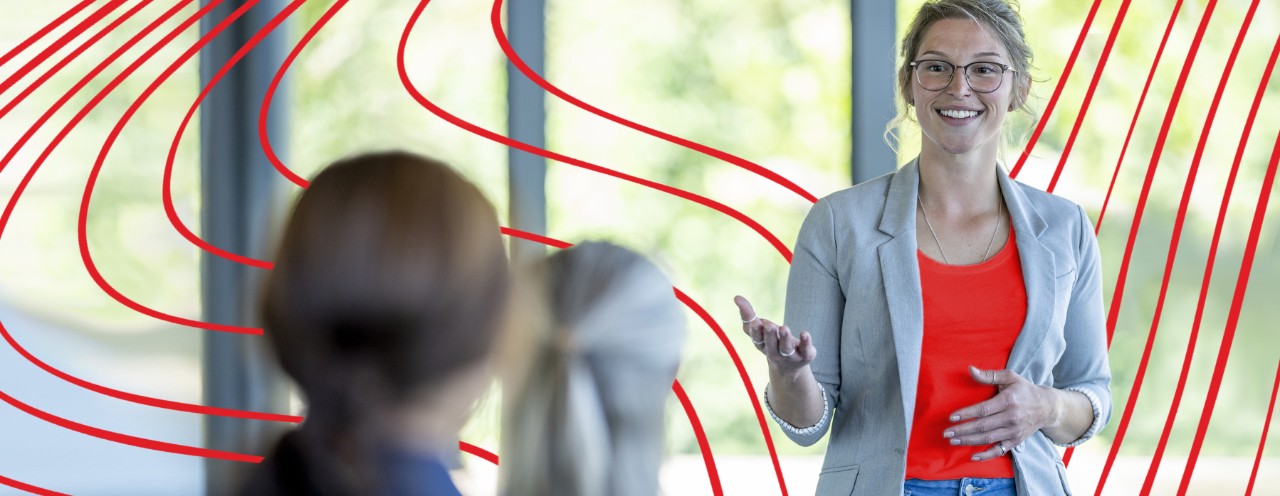 researcher presenting to classroom